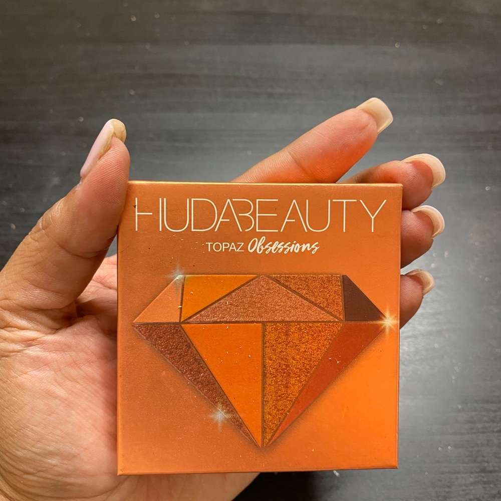 Huda Beauty Eye Shadow Palette